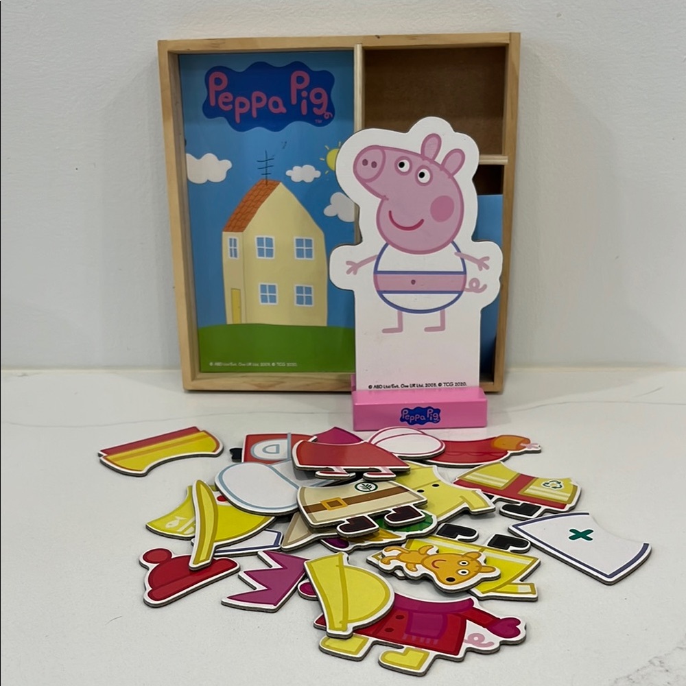 Wooden Peppa Pig Magnetic Dress Up Set